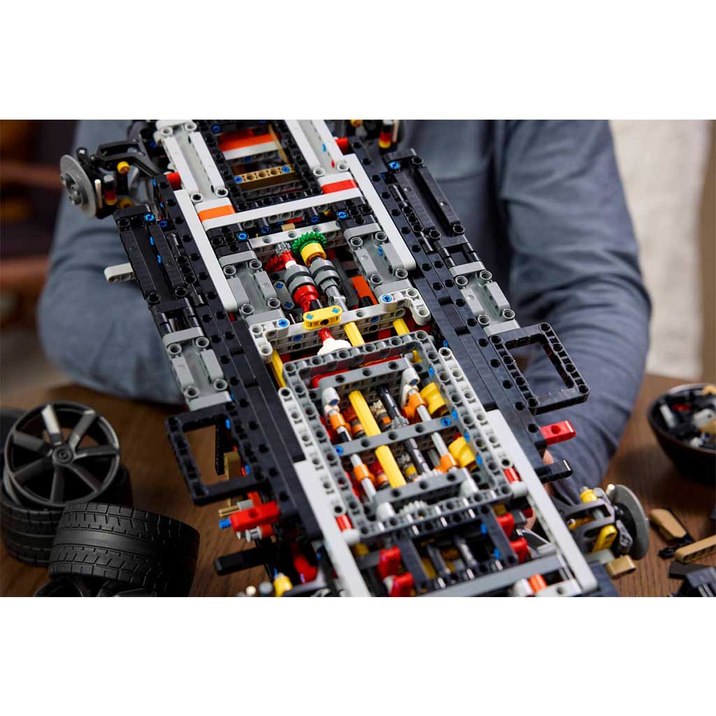 LEGO® Technic: Koenigsegg Sadair's Spear суперкола (42232) изображение 7