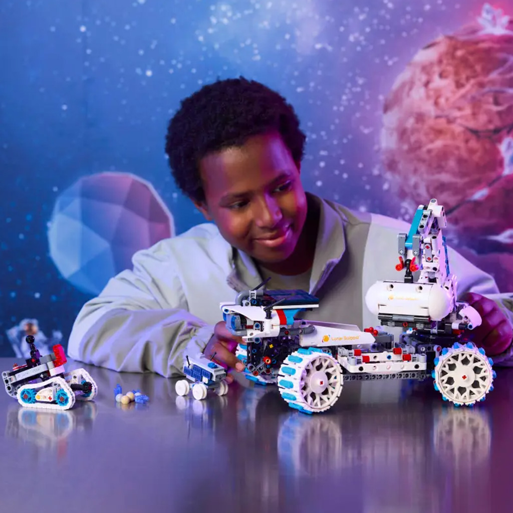 LEGO® Technic: Лунна база™ роувър космически автомобил (42211) изображение 7