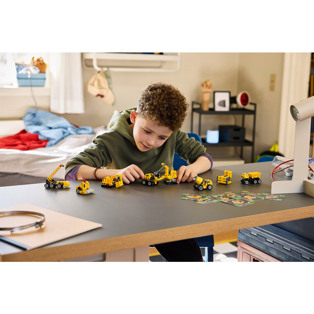 LEGO® Technic: Мини Строителни Машини (42233) изображение 6