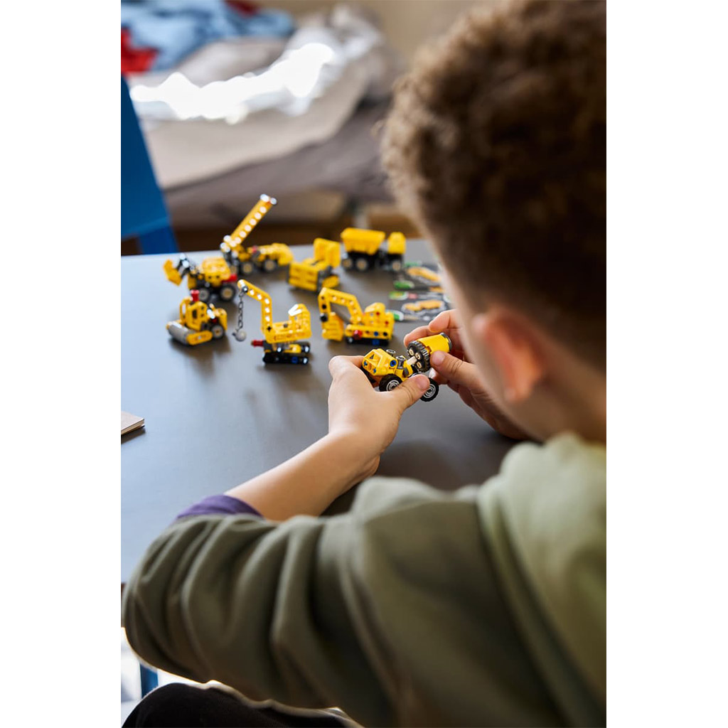 LEGO® Technic: Мини Строителни Машини (42233) изображение 7