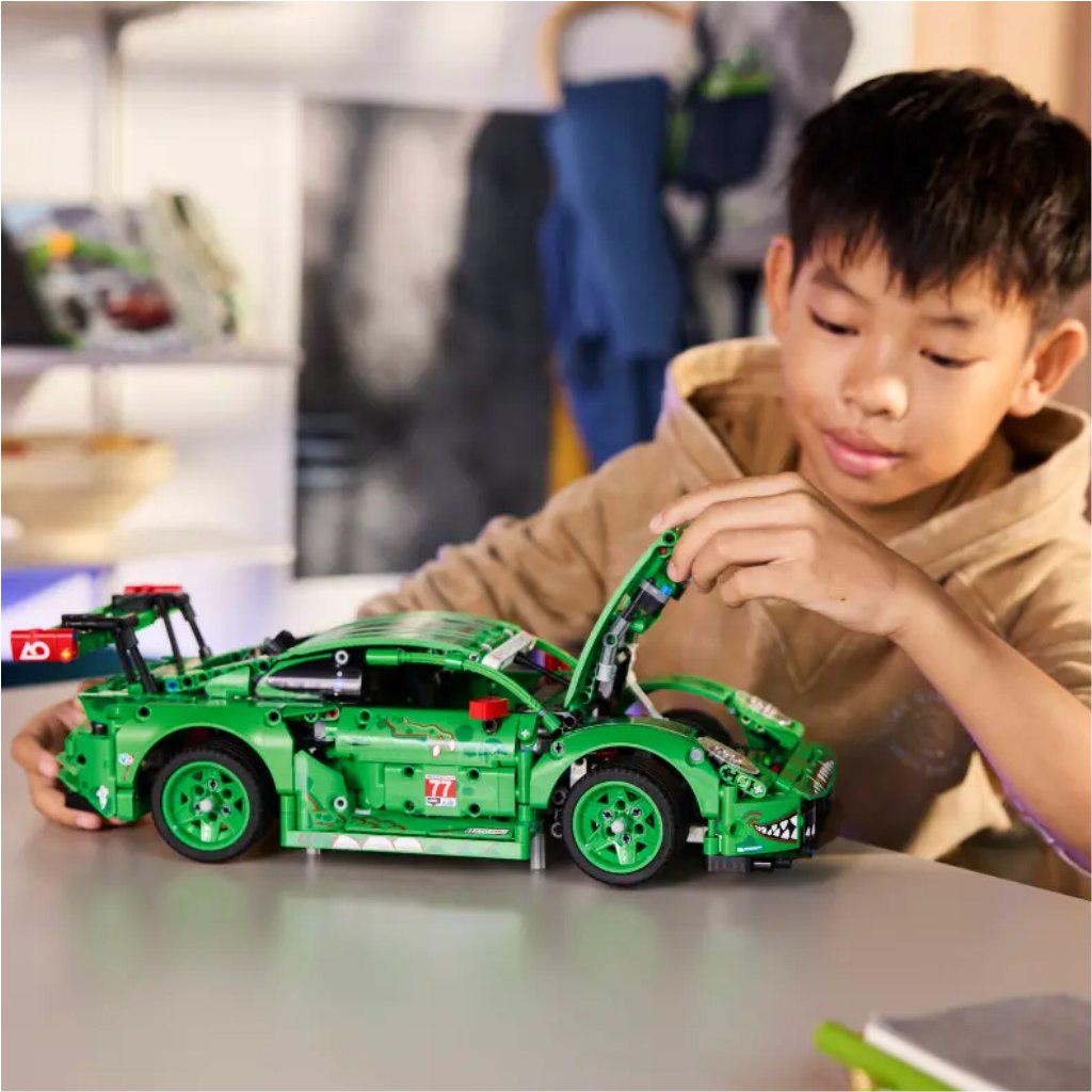 LEGO® Technic: Porsche 911 GT3 R REXY AO Racing кола (42224) изображение 6