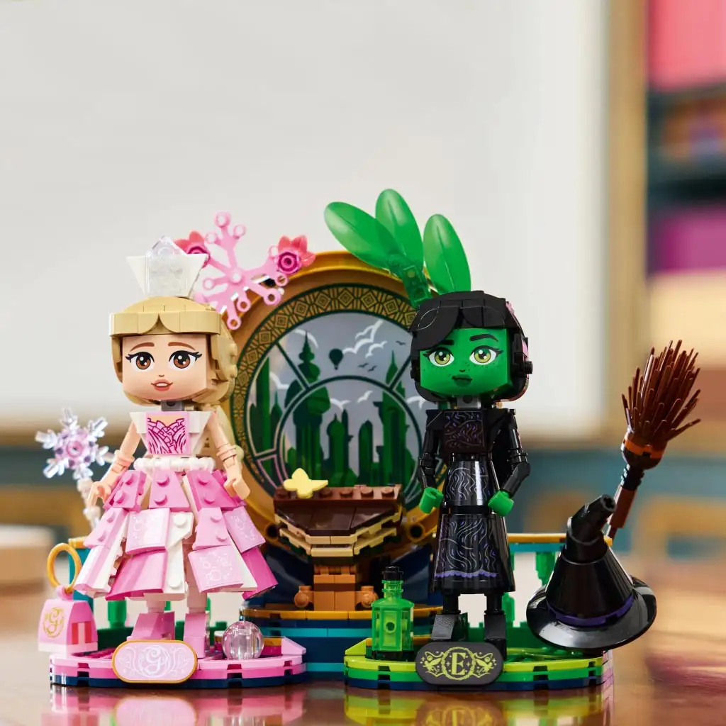 LEGO® Wicked: Фигурки на Елфаба и Глинда (75682) изображение 4