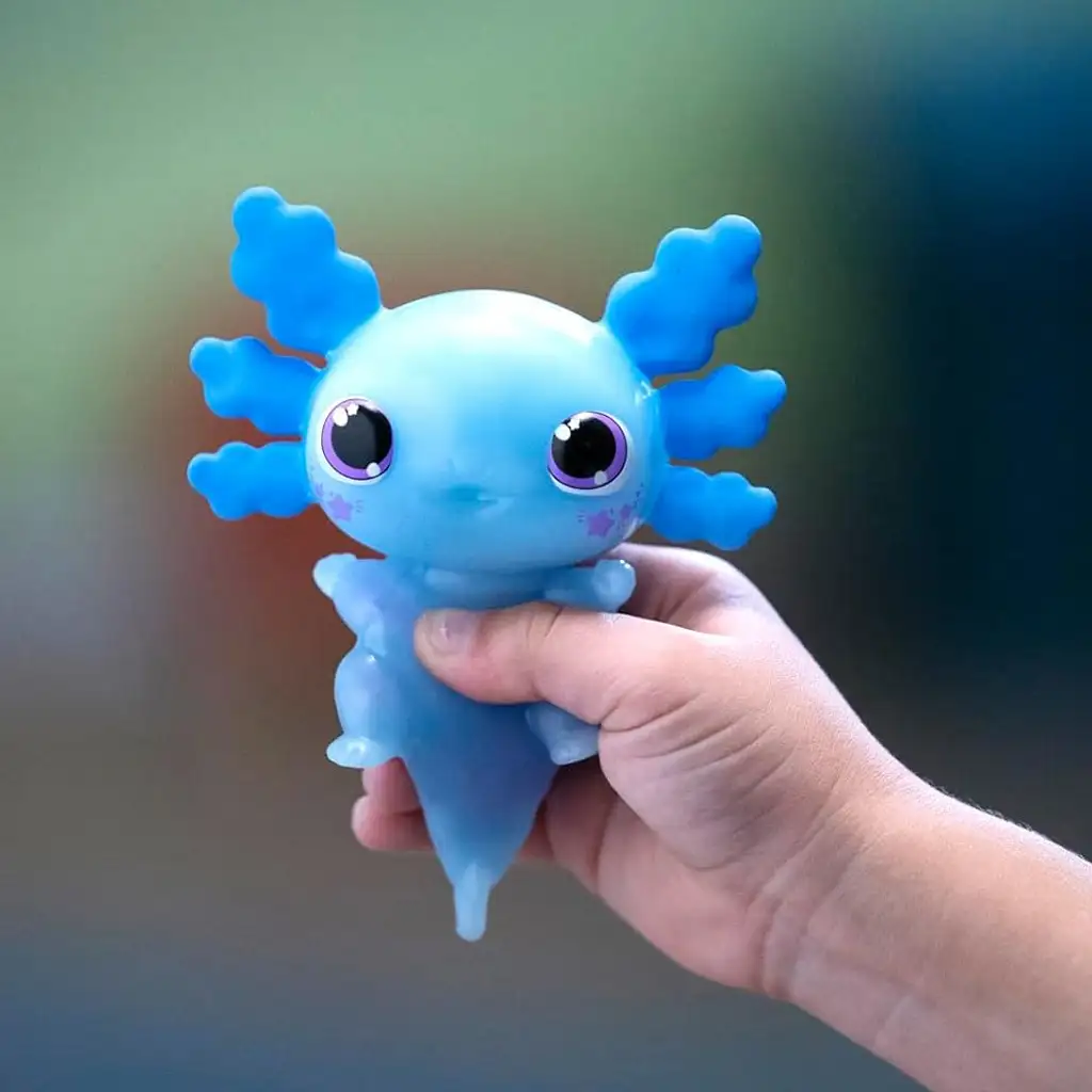 Let’s Glo Axolotl светещ воден приятел в син цвят изображение 3