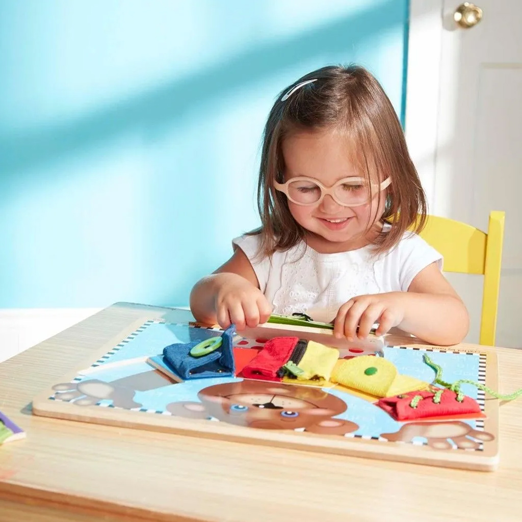 Мечешки основни умения дървена дъска за развитие на умения - Melissa & Doug изображение 3