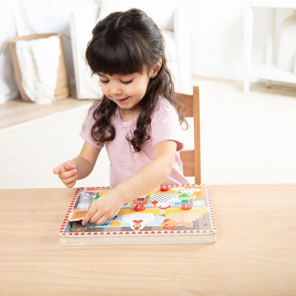 Melissa&Doug Push to Pop Puzzle – Щастливи кокошки дървен развиващ пъзел - Spin Master изображение 4