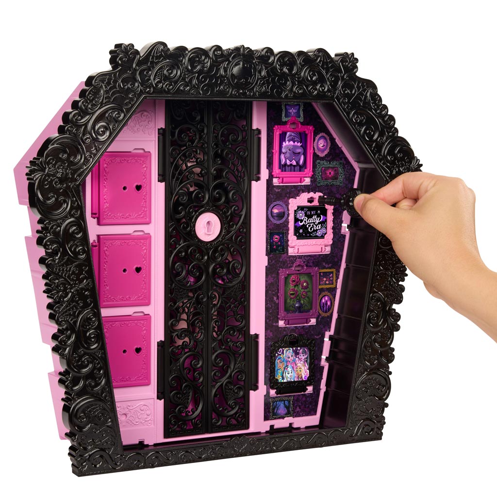 Monster High Стилна Стая с Дракулаура и Кукла - Mattel изображение 4