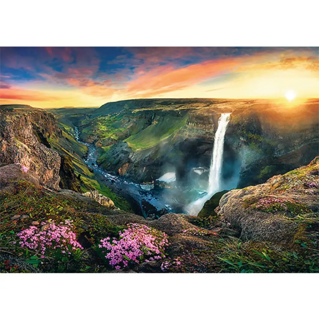 Пъзел Haifoss водопад, Исландия 2000 части - Trefl изображение 2