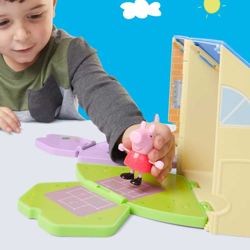 Peppa Pig: Игрална комплектация с отваряща се детска група - Hasbro изображение 4