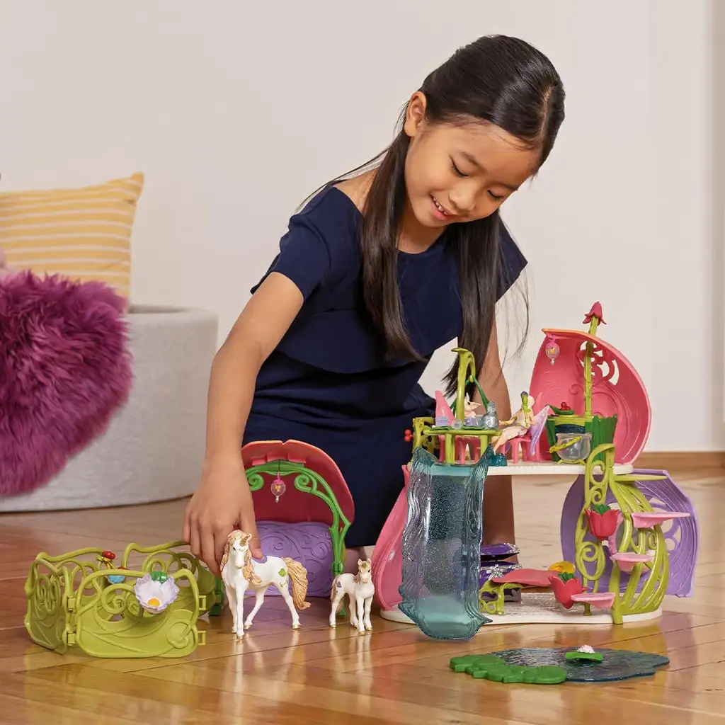 Schleich: Bayala - Блестяща цветна къща с еднорози, конюшня и езеро (42455) изображение 5