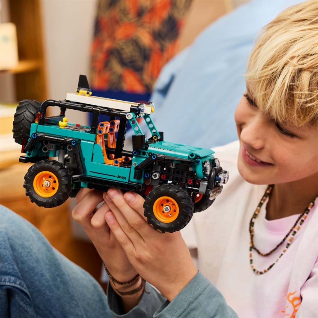 LEGO® Technic: Jeep® Wrangler Rubicon SUV (42227) изображение 6