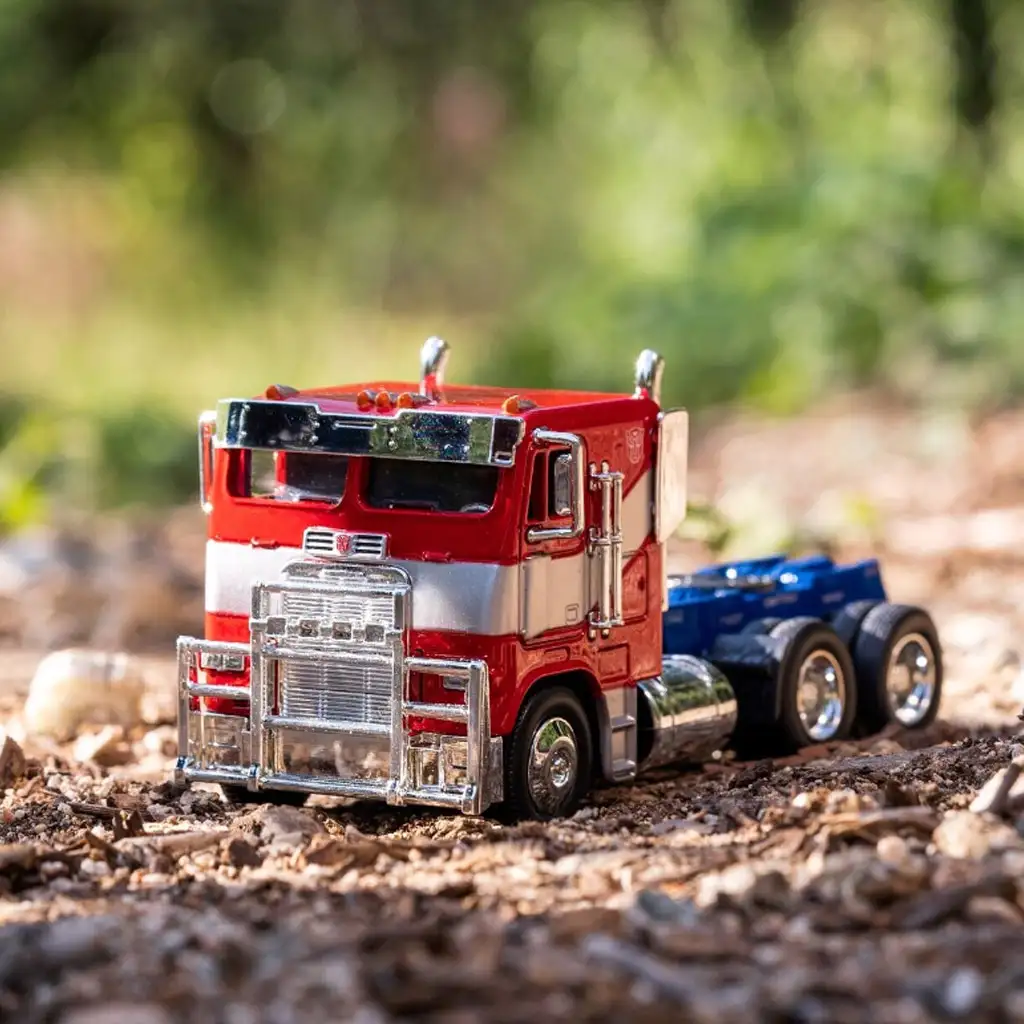 Transformers: Оптимус Прайм T7 метален автомобилен модел 1/32 - Simba Toys изображение 7
