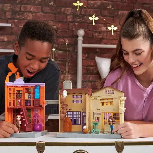 Wizarding World: Harry Potter Magical Minis Абсал улица игрален комплект - Spin Master изображение 4