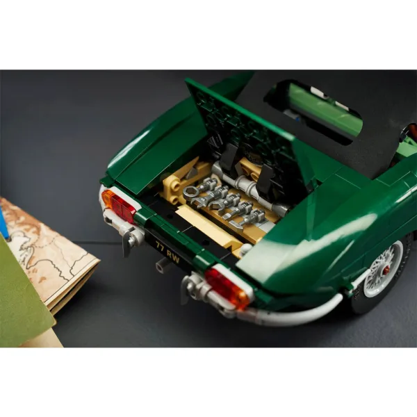 LEGO® Icons: Jaguar E-Type (11381) изображение 16