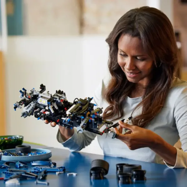 LEGO® Technic: 2022 Ford GT (42154) изображение 7