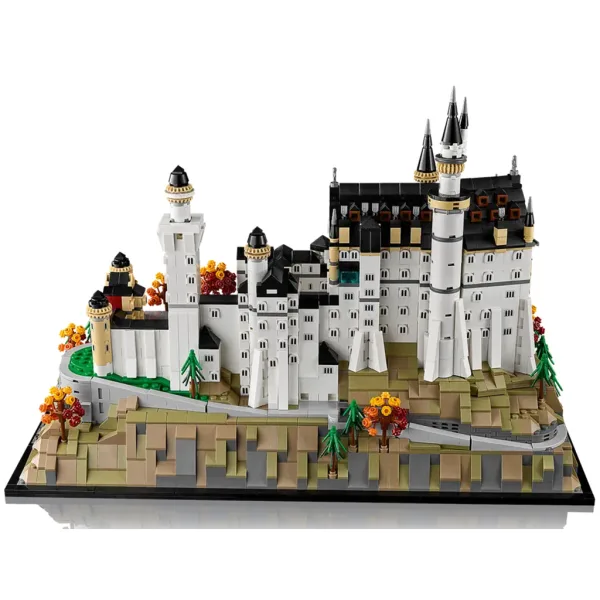 LEGO® Architecture: Замък Нойшванщайн (21063) изображение 5