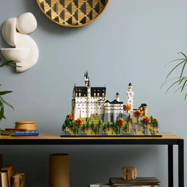 LEGO® Architecture: Замък Нойшванщайн (21063) изображение 7