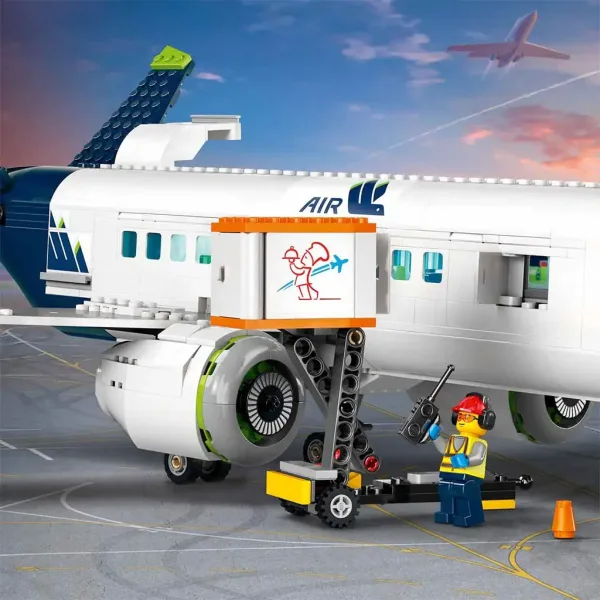 LEGO® City: Пътнически самолет (60367) изображение 6