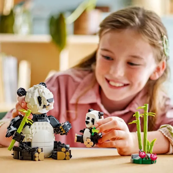 LEGO® Creator: Диви животни: Семейство панди (31165) изображение 3