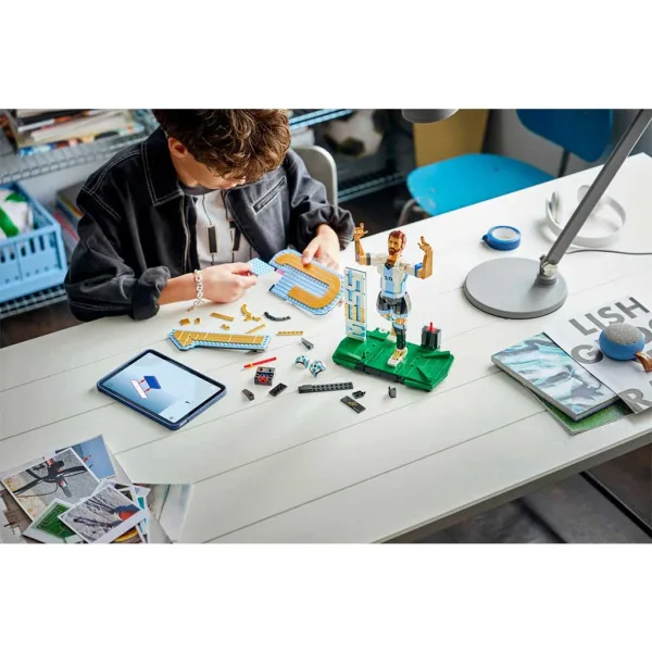 LEGO® Editions: Лионел Меси – Футболна легенда (43015) изображение 5