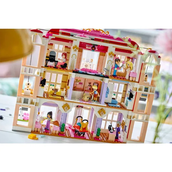 LEGO® Friends: Гранд хотел Хартлейк Сити (42704) изображение 8