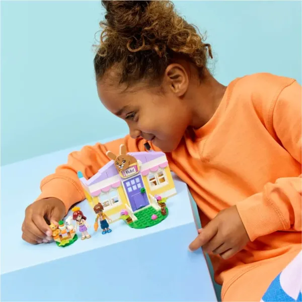 LEGO® Friends: Сърдечен град за зайци (42679) изображение 4
