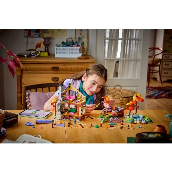 LEGO® Friends: Уютна хижа в есенната гора (42705) изображение 6