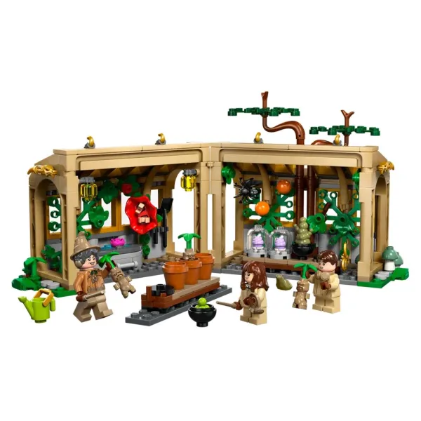 LEGO® Harry Potter: Замъкът Хогуортс™: Час по билкознание (76445) изображение 3