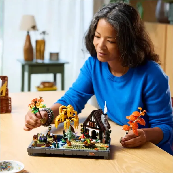 LEGO® Icons: Есенна градина с къщичка (11372) изображение 4