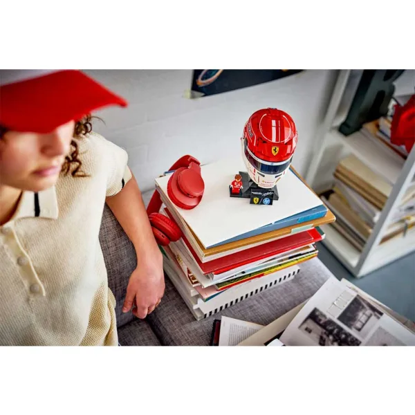 LEGO® Издания: Школа на Ferrari HP на Charles Leclerc (43014) изображение 4