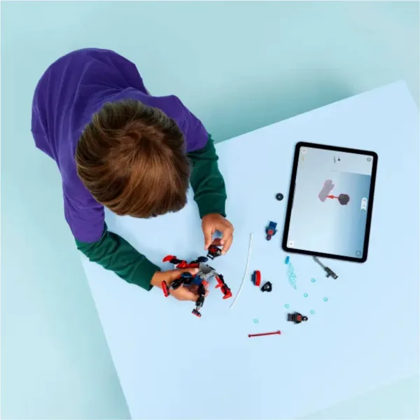 LEGO® Marvel: Майлс Моралес робот срещу Спайдърмен 2099 (76337) изображение 5