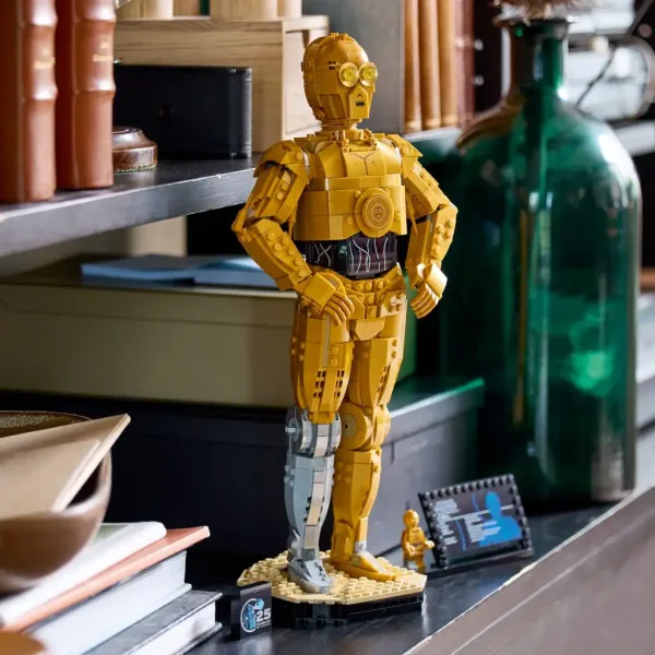 LEGO®: Междузвездни войни™ - C-3PO™ (75398) изображение 4