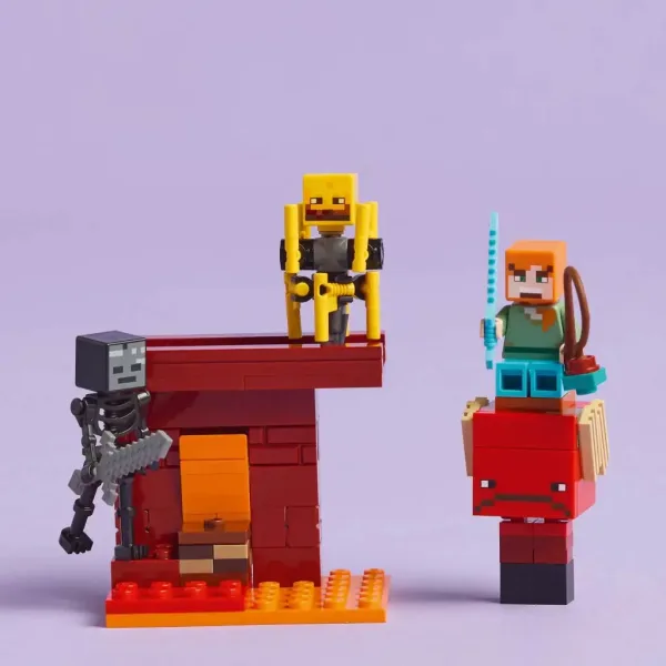 LEGO® Minecraft: Битка на подземното лавово езеро (3299) изображение 4