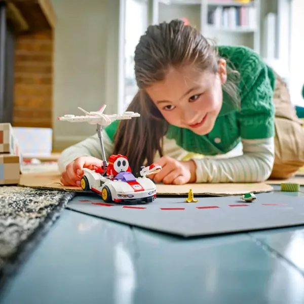 LEGO® Super Mario™: Mario Kart™ – Shy Guy и P-Wing (72045) изображение 6