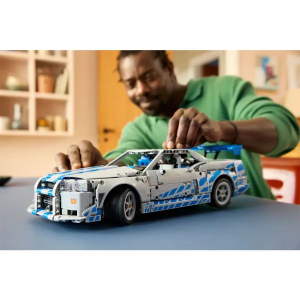 LEGO® Technic: 2 Fast 2 Furious Nissan Skyline GT-R (R34) кола (42210) изображение 7