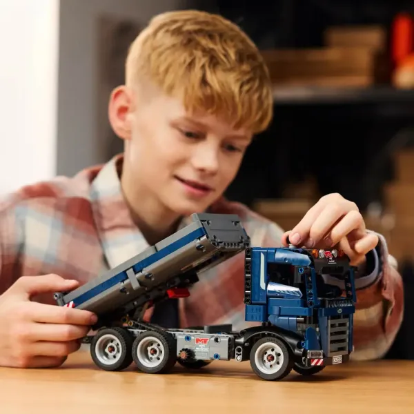 LEGO® Technic: Камион с платформа (42203) изображение 4