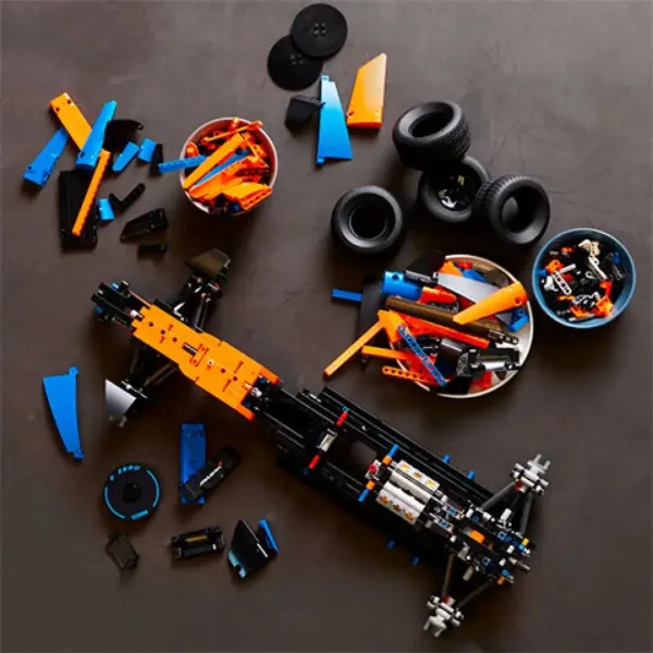 LEGO® Technic: McLaren Formula 1™ състезателен автомобил (42141) изображение 6