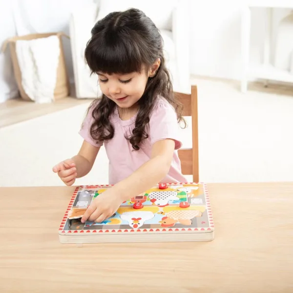 Melissa&Doug Push to Pop Puzzle – Щастливи кокошки дървен развиващ пъзел - Spin Master изображение 4