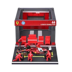 Bburago: F1 състезателен автомобил - Ferrari SF-25 Pit / Lewis Hamilton 1/43 изображение 2