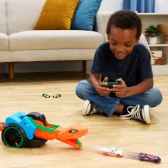 Hot Wheels: Нека да състезаваме дистанционно управление на автомобил с змия и малка кола – Mattel изображение 3