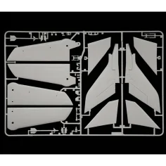 Italeri 1/48 Tornado GR.1/IDS модел на самолет изображение 6