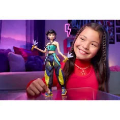 K-Pop Демоноловаци: Zoey модна кукла с оръжия – Mattel изображение 3