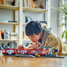 LEGO® City: Градски трамвай и спирка (60423) изображение 3
