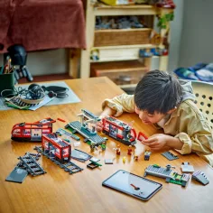 LEGO® City: Градски трамвай и спирка (60423) изображение 4
