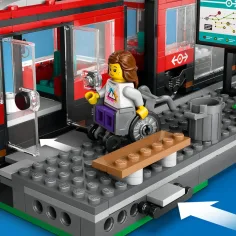 LEGO® City: Градски трамвай и спирка (60423) изображение 5