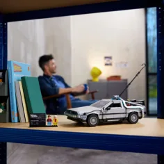 LEGO® Creator: Машината на времето от „Завръщане в бъдещето“ (10300) изображение 10