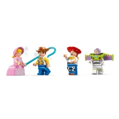 LEGO® Disney: Играчки на историята празничен влак и RC състезателна кола (43264) изображение 4