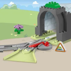 LEGO® DUPLO®: Тунел за влакове и комплект релси (10425) изображение 4
