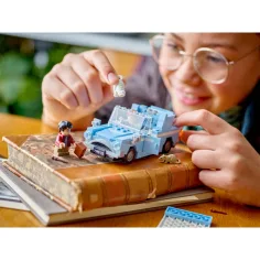 LEGO® Harry Potter™: Летящият Ford Anglia™ (76424) изображение 5