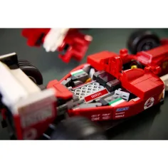 LEGO® Icons: Ferrari F2004 и Михаел Шумахер (11375) изображение 8