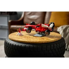 LEGO® Icons: Ferrari F2004 и Михаел Шумахер (11375) изображение 9